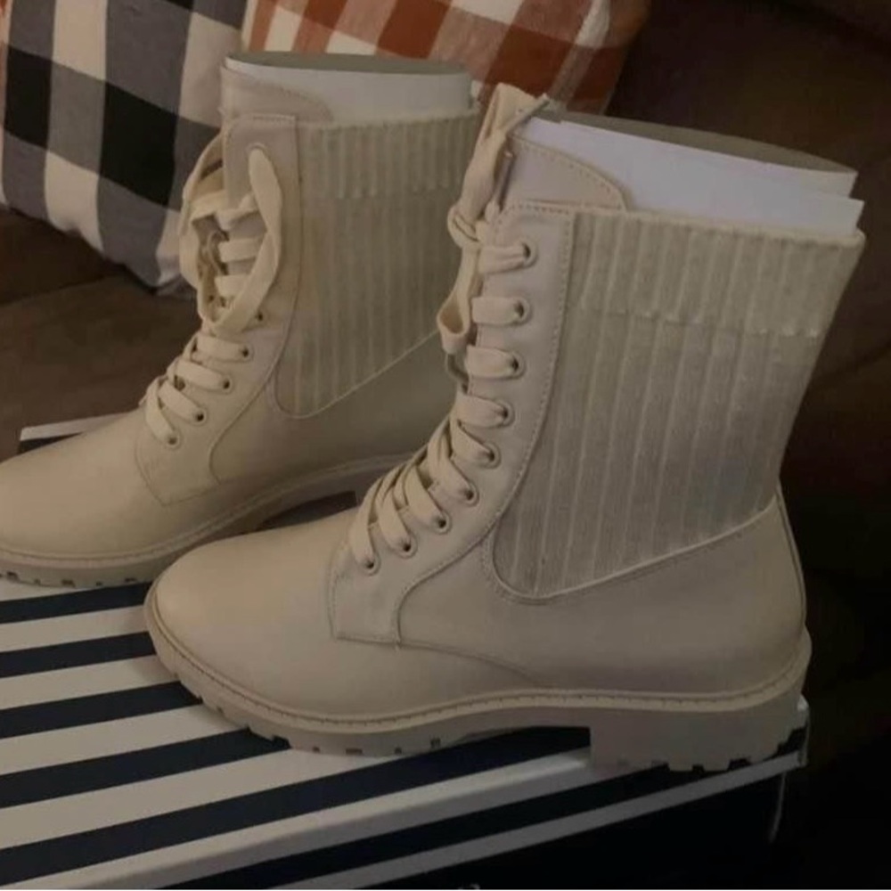 NEW Winter boots size 7